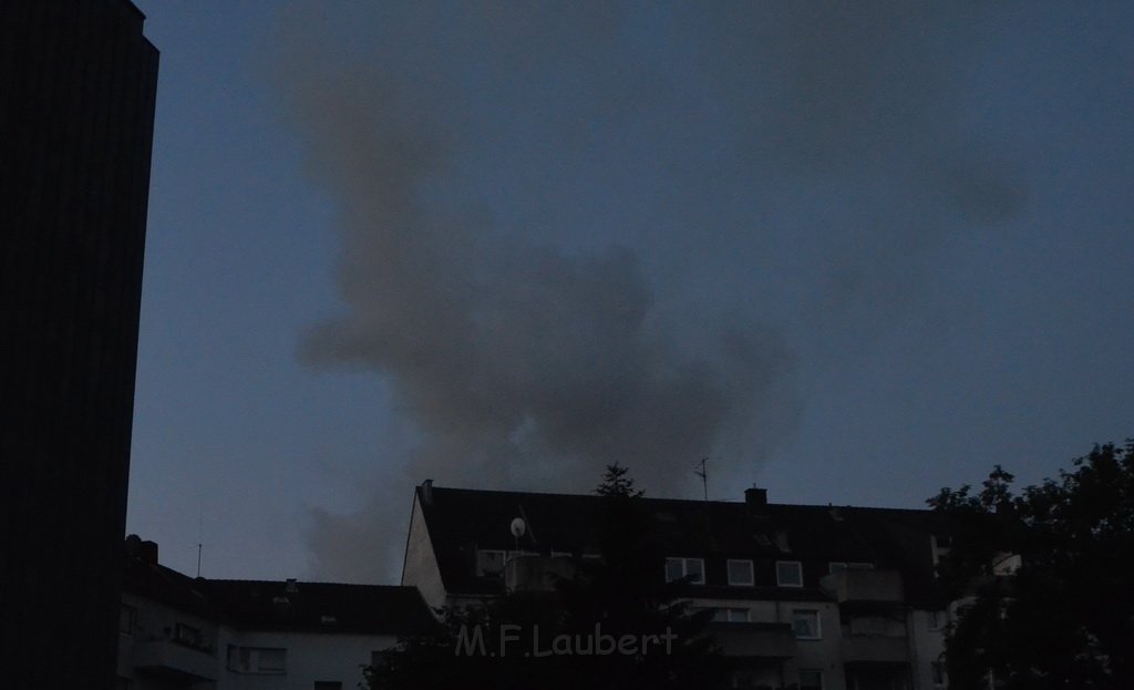 Feuer 3 Dachstuhl Koeln Buchforst Kalk Muelheimerstr P003.JPG